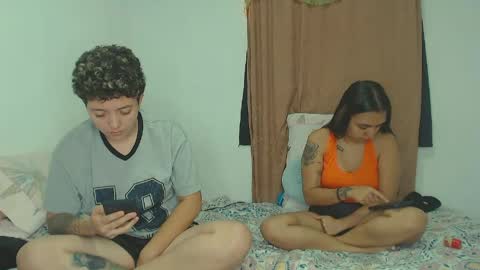 Snapshot of kammy_cami chatting on May 27, 2026, 2:03 pm kammy y camila online show from May 27, 2026, 2:03 pm