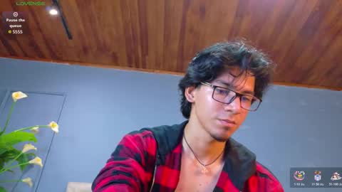 Snapshot of kane_del_toro chatting on November 26, 2025, 7:42 am kane_del_toro online show from November 26, 2025, 7:42 am