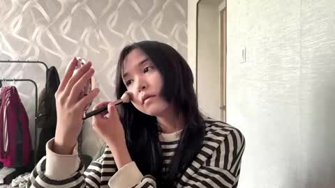 Lily online show from May 1, 2026, 9:03 am