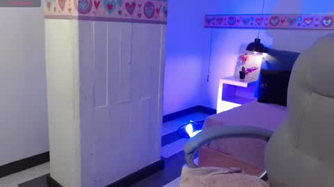 Snapshot of kaoryy_1 chatting on December 16, 2025, 11:37 am kaoryy_1 online show from December 16, 2025, 11:37 am