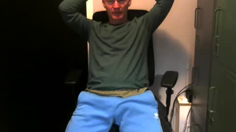 Snapshot of kapitein_rob chatting on April 8, 2026, 4:45 am Robbie online show from April 8, 2026, 4:45 am