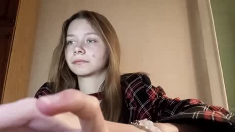 Snapshot of karaescorcia chatting on December 14, 2025, 8:24 pm Ria online show from December 14, 2025, 8:24 pm