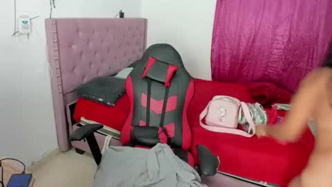 karen_josy online show from January 18, 2026, 7:50 pm