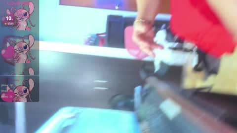 Snapshot of karen_milf_2 chatting on January 7, 2025, 7:10 am Karen online show from January 7, 2025, 7:10 am