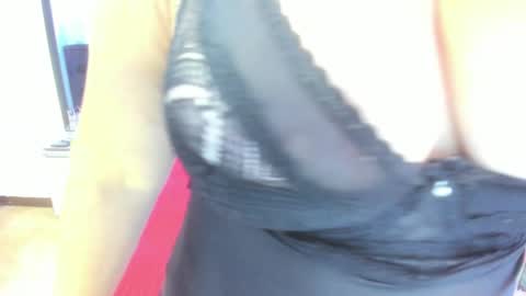 Snapshot of karen_milf_2 chatting on January 26, 2025, 5:13 am Karen online show from January 26, 2025, 5:13 am