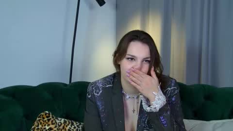 Karen online show from November 29, 2025, 6:22 pm