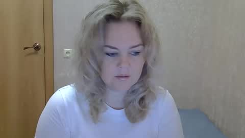 karennelsonx online show from October 19, 2025, 1:12 pm