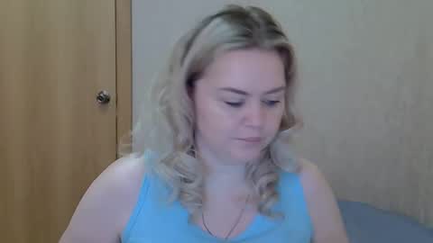 karennelsonx online show from April 5, 2026, 8:33 am