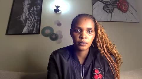 Snapshot of karenshaz chatting on May 10, 2026, 6:57 pm karenshaz online show from May 10, 2026, 6:57 pm