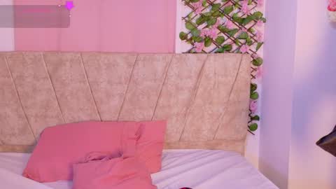 kariina_wong online show from November 18, 2025, 7:40 pm