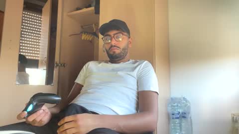 Snapshot of karim03larbi chatting on January 12, 2025, 12:33 pm karim03larbi online show from January 12, 2025, 12:33 pm