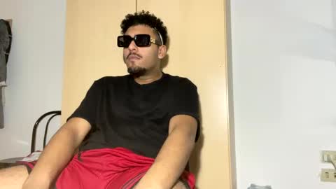 Snapshot of karim03larbi chatting on January 17, 2025, 8:00 pm karim03larbi online show from January 17, 2025, 8:00 pm