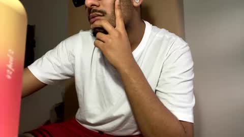 Snapshot of karim03larbi chatting on January 22, 2025, 4:02 pm karim03larbi online show from January 22, 2025, 4:02 pm