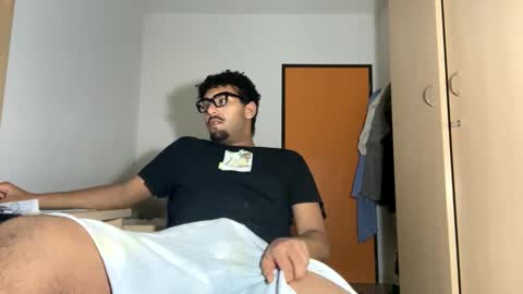 Snapshot of karim03larbi chatting on March 4, 2025, 7:43 pm karim03larbi online show from March 4, 2025, 7:43 pm