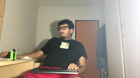 Snapshot of karim03larbi chatting on March 5, 2025, 7:06 pm karim03larbi online show from March 5, 2025, 7:06 pm