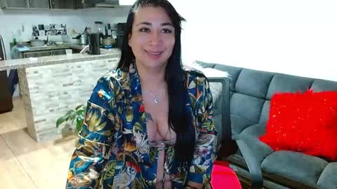 Snapshot of karime_lee chatting on April 20, 2026, 10:29 am karime lee online show from April 20, 2026, 10:29 am