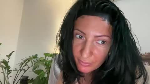 Karina online show from February 8, 2025, 2:27 pm