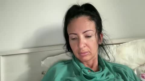 Karina online show from November 4, 2025, 6:45 am