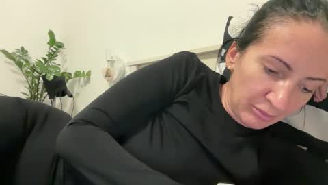 Karina online show from February 1, 2026, 3:54 pm