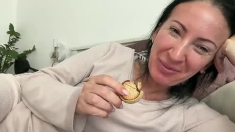 Karina online show from April 7, 2026, 9:21 am