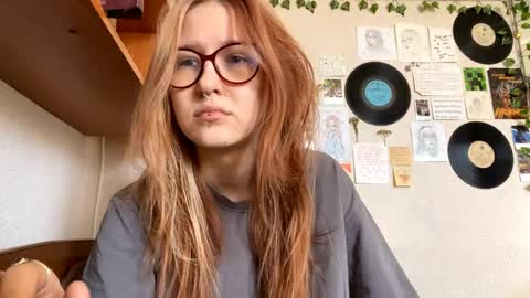 Snapshot of karinamuccia chatting on April 5, 2026, 8:22 am Karina online show from April 5, 2026, 8:22 am