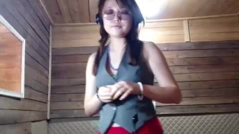 Snapshot of karindesisto chatting on November 21, 2025, 7:18 am Elisa online show from November 21, 2025, 7:18 am