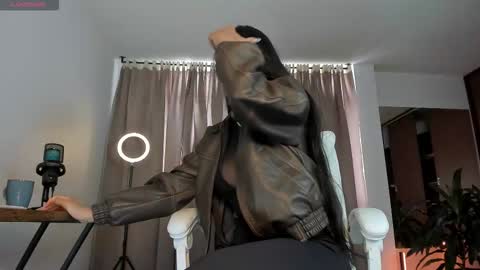 Snapshot of karinnixx chatting on February 12, 2026, 2:23 pm Karin online show from February 12, 2026, 2:23 pm