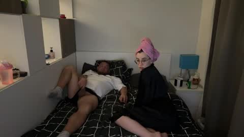 karl_and_klara online show from May 24, 2026, 6:35 pm