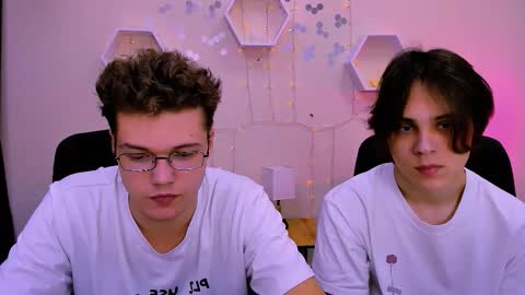 Snapshot of karl_mans chatting on November 9, 2025, 9:51 am Karl online show from November 9, 2025, 9:51 am