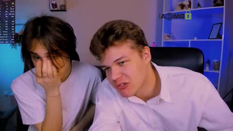 Snapshot of karl_mans chatting on November 12, 2025, 9:32 am Karl online show from November 12, 2025, 9:32 am