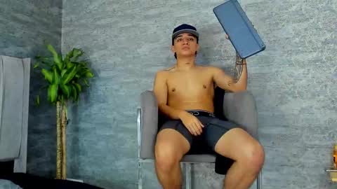 Karl online show from December 15, 2025, 7:56 am