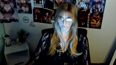 Karla online show from October 16, 2025, 12:06 pm