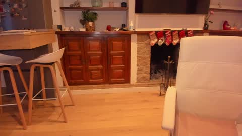 Carla Connor online show from January 4, 2025, 4:43 pm