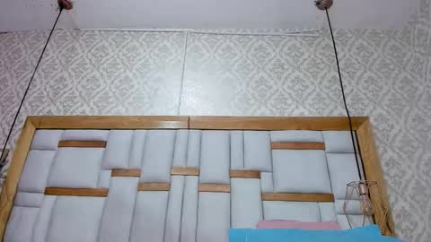 karolina  online show from October 27, 2025, 7:18 pm