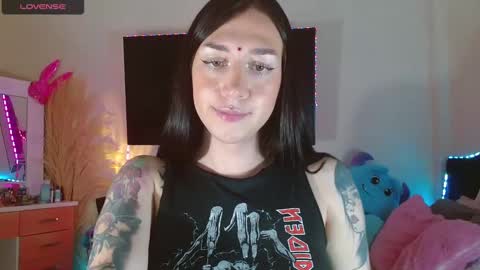 Snapshot of karla_zambrano chatting on December 5, 2024, 3:37 am karla online show from December 5, 2024, 3:37 am