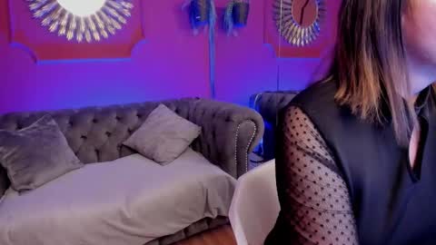 carla  online show from December 14, 2025, 3:56 am