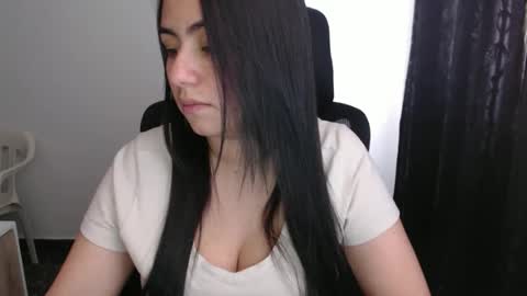 Karla Giraldo online show from February 18, 2026, 7:10 pm
