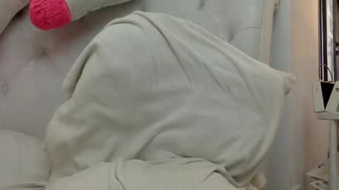 Snapshot of karlagirlfox chatting on February 26, 2025, 1:52 pm KARLA A online show from February 26, 2025, 1:52 pm