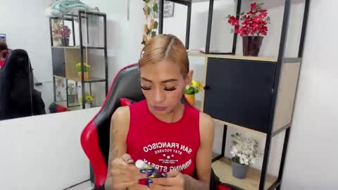 Snapshot of karlaslutskinny__ chatting on December 17, 2025, 3:23 am karlaslutskinny__ online show from December 17, 2025, 3:23 am