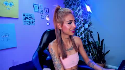 Snapshot of karlaslutskinny__ chatting on December 20, 2025, 9:22 pm karlaslutskinny__ online show from December 20, 2025, 9:22 pm