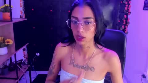 Snapshot of karlaslutskinny__ chatting on February 24, 2026, 9:24 pm karlaslutskinny__ online show from February 24, 2026, 9:24 pm