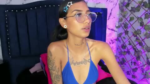 karlaslutskinny__ online show from May 27, 2026, 3:25 am