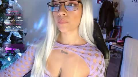 Snapshot of karlavittar chatting on November 28, 2025, 12:41 pm karlavittar online show from November 28, 2025, 12:41 pm