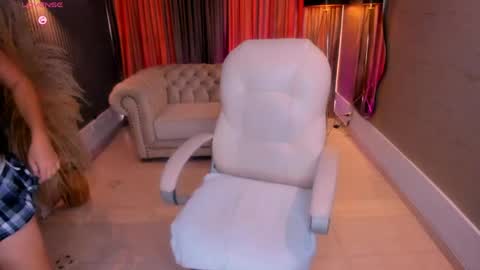 Snapshot of karlie_small chatting on May 15, 2026, 7:54 pm Karli online show from May 15, 2026, 7:54 pm
