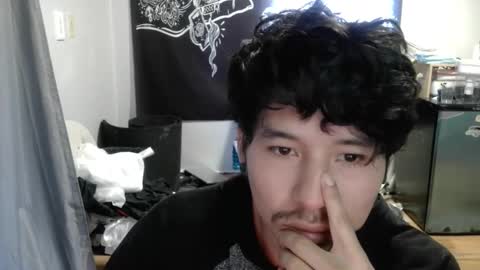 karloscm4 online show from March 7, 2025, 7:27 pm