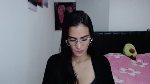 Snapshot of karlota_hank chatting on October 25, 2025, 1:24 am Karlis online show from October 25, 2025, 1:24 am