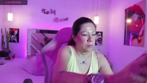 Snapshot of karly_moonn chatting on July 1, 2026, 9:47 pm Karly Moonns online show from July 1, 2026, 9:47 pm