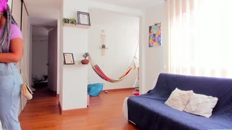 Karlye online show from February 5, 2025, 3:52 pm