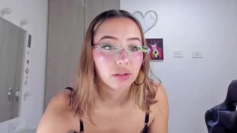 Snapshot of karodu chatting on December 18, 2025, 7:03 am Karo online show from December 18, 2025, 7:03 am