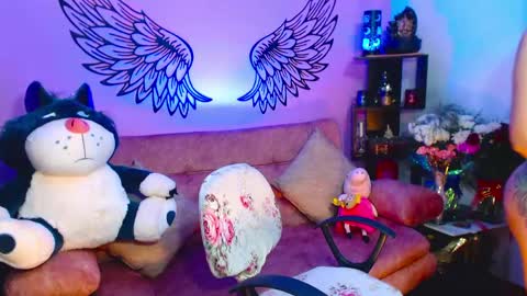 Karol Kenedy online show from May 17, 2026, 6:11 am